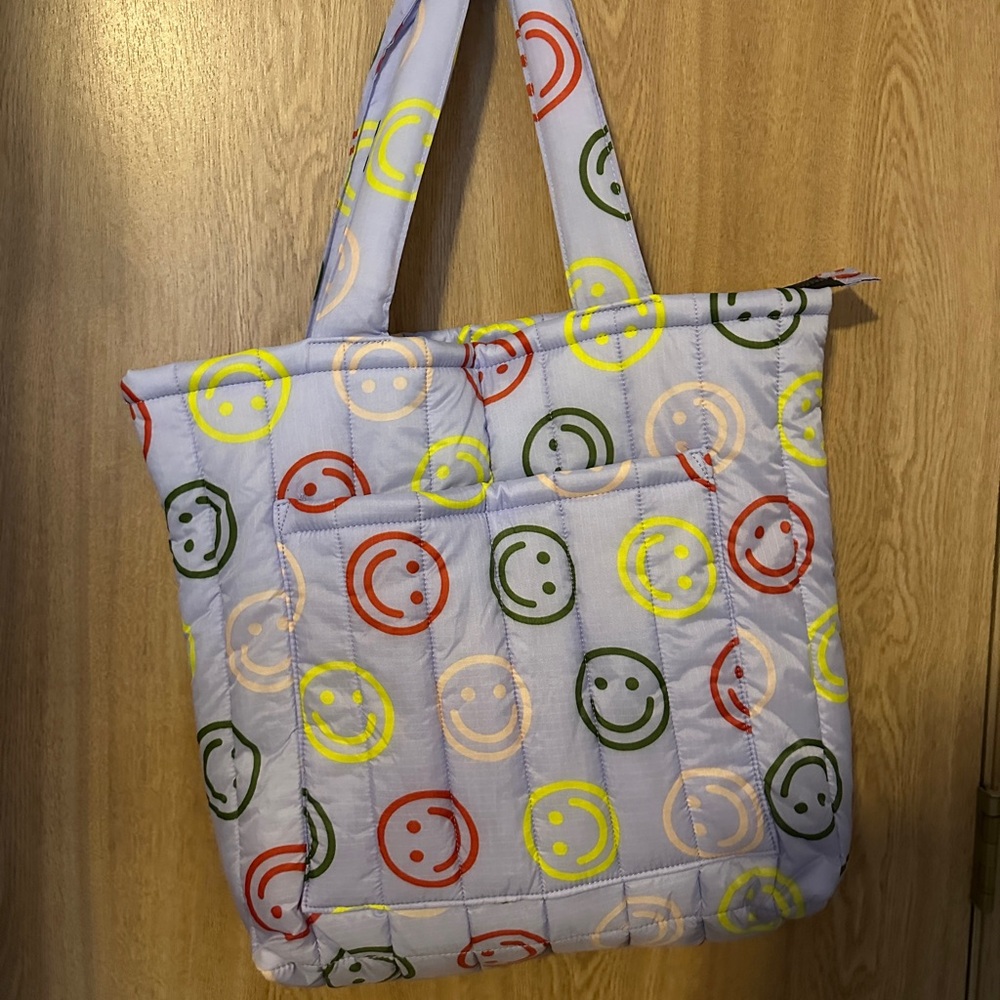 Baggu Urban Outfitter exclusive puffy tote